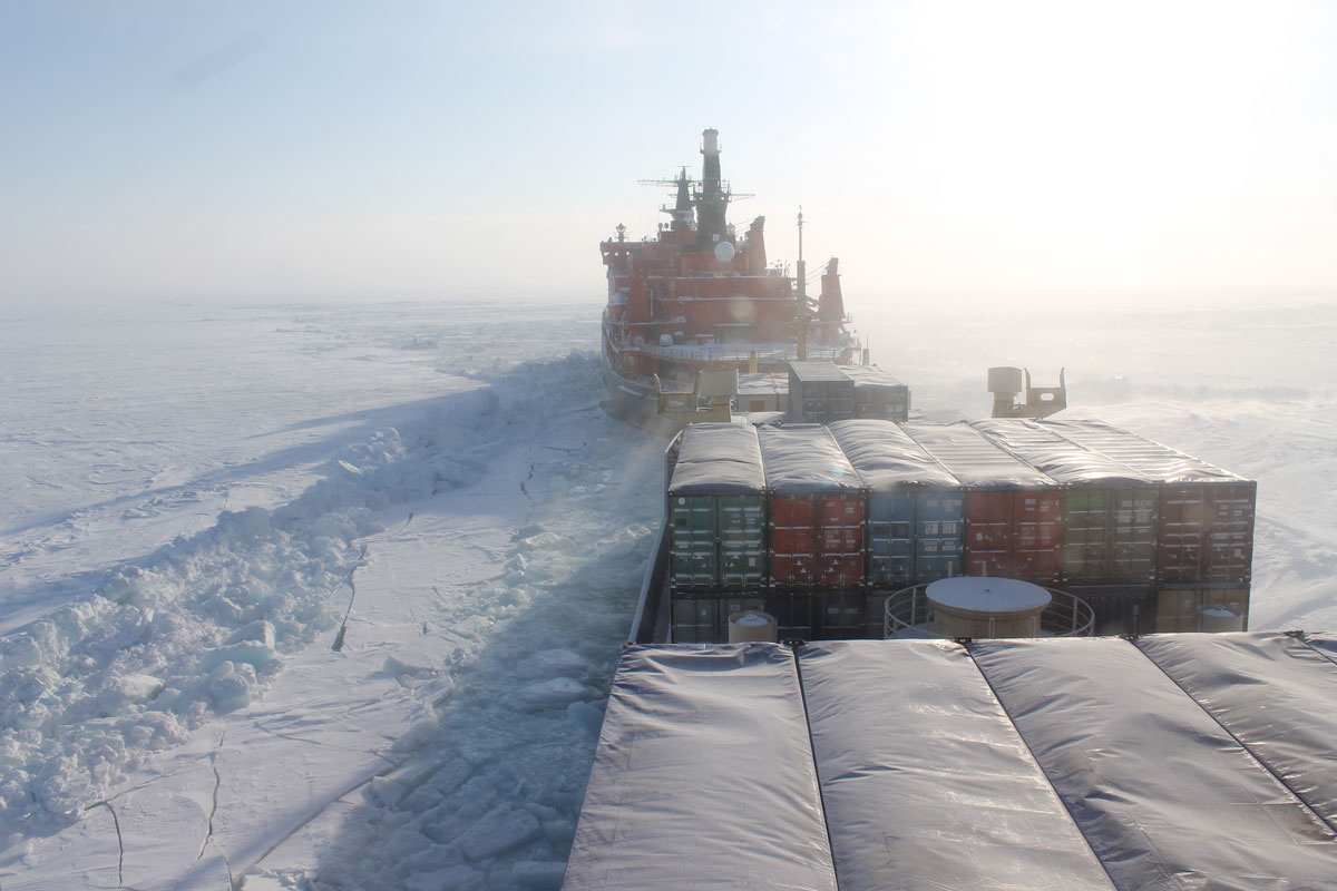 Перевозка грузов по пути. Северный Арктический морской путь. Северный морской путь в Арктике. Арктика Севморпуть. Северный морской путь грузопоток 2022.